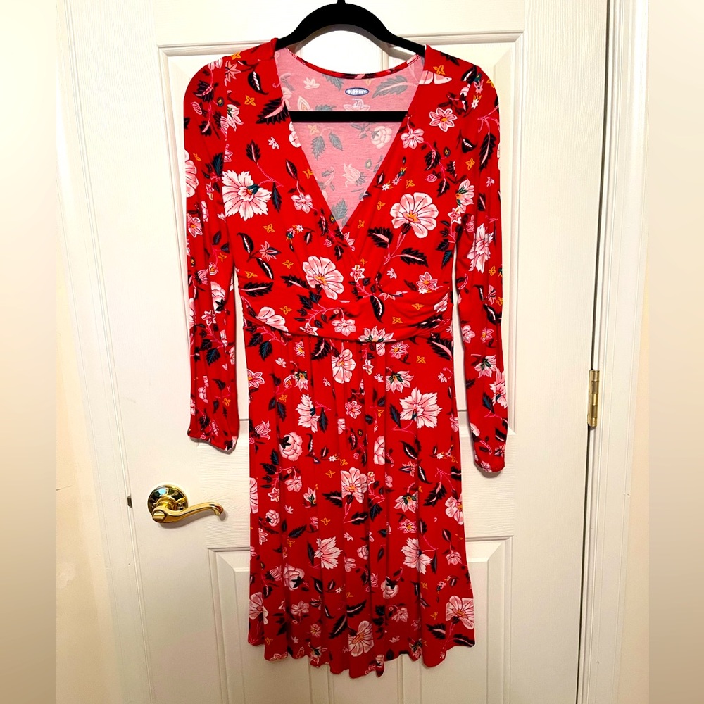 Old Navy Floral Long Sleeve Maternity Dress